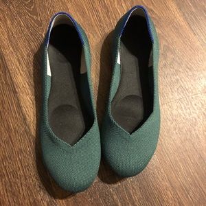 EUC Rothy’s Fern Flat Size 7